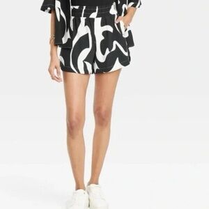 A New Day Black White Abstract Print Shorts Medium